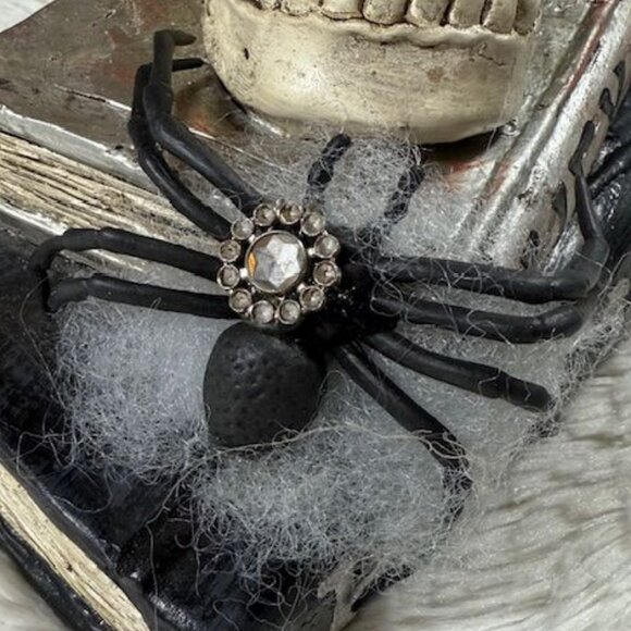 Rhinestone Eyes Skull & Rhinestone Spider Hexes Potions Book Resin Plaster Decor - Picture 9 of 11